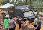 Polri-Kirim-Bantuan-Ke-Daerah-Terisolir-di-Sumatera