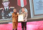 Polda-Jatim-Terima-Penghargaan-'Hakaryo-Guno-Mamayu-Bawono'-dari-Pemkot-Batu