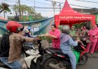 Kompak,-Bhayangkari-dan-Persit-Bagikan-Takjil-kepada-Masyarakat-di-Bojonegoro