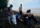 Gerakan-Indonesia-Asri-Polres-Probolinggo-Bersama-Warga-Percantik-Destinasi-Wisata-Pantai