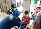 Tim-Dokkes-Polresta-Sidoarjo-Cek-Kesehatan-Ratusan-Santri-di-Tanggulangin