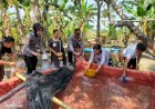 Tanggap-Darurat-Kekeringan,-Polres-Bojonegoro-Pasok-Air-Bersih-ke-Kecamatan-Dander