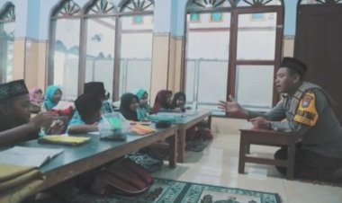 Jadi-Guru-Ngaji,-Cara-Pak-Bhabin-Polres-Kediri-Kota-Bangun-Moral-Generasi-Bangsa-Sejak-Dini