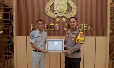 Cepat-Dalam-Penanganan-Laka-Lantas,-Polres-Jember-Terima-Penghargaan-dari-Jasa-Raharja