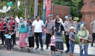 Polres-Situbondo-Kawal-Kirab-Maskot-Pilkada-2024