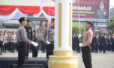 Wakapolresta-Sidoarjo-Pimpin-Upacara-Hari-Pahlawan-2024