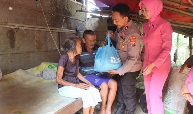 Polisi-Peduli,-Polres-Malang-Distribusikan-Ratusan-Paket-Sembako-untuk-Warga-Kurang-Mampu