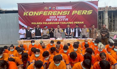 Polres-Pelabuhan-Tanjungperak-Berhasil-Ungkap-Kasus-Narkoba,-66-Tersangka-Diamankan
