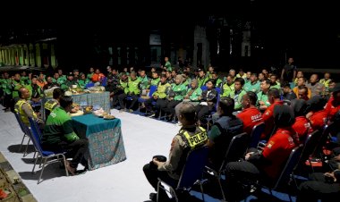Polres-Bojonegoro-Perkuat-Sinergi-Harkamtibmas,-Gelar-Doa-Bersama-Komunitas-Ojol
