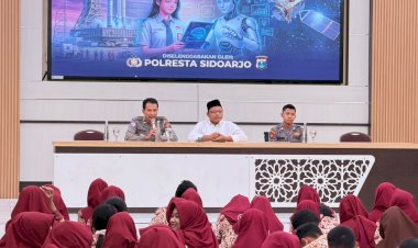 Polresta-Sidoarjo-Edukasi-Siswa-SMKN-2-Buduran-tentang-Pemanfaatan-AI