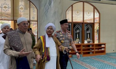 Kapolri-Silaturahmi-dengan-Habib-Umar-bin-Hafidz,-Perkuat-Sinergi-Ulama-dan-Polri