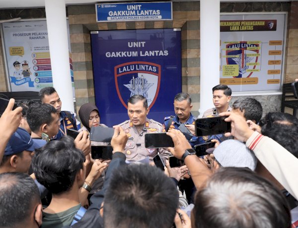 Polres Kediri Kota Tetapkan Sopir Bus Sebagai Tersangka Penyebab Laka Beruntun di Muning