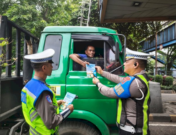 Ditlantas Polda Jatim Tertibkan Penggunaan Lajur Jalan Tol
