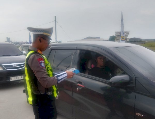 Polda Jatim Terapkan Mobile Reader di Gerbang Tol Situbondo Barat
