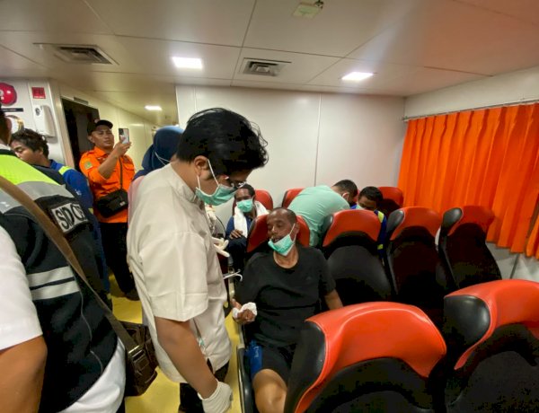 Polda Jatim Terjunkan 30 Personel SAR Polairud dan Almatsus, Evakuasi Korban KMP Mutiara Sentosa 2