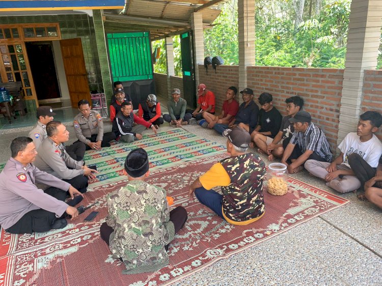 Gelar Jumat Curhat Polisi di Trenggalek Ajak Pesanggem Peduli Jaga Hutan