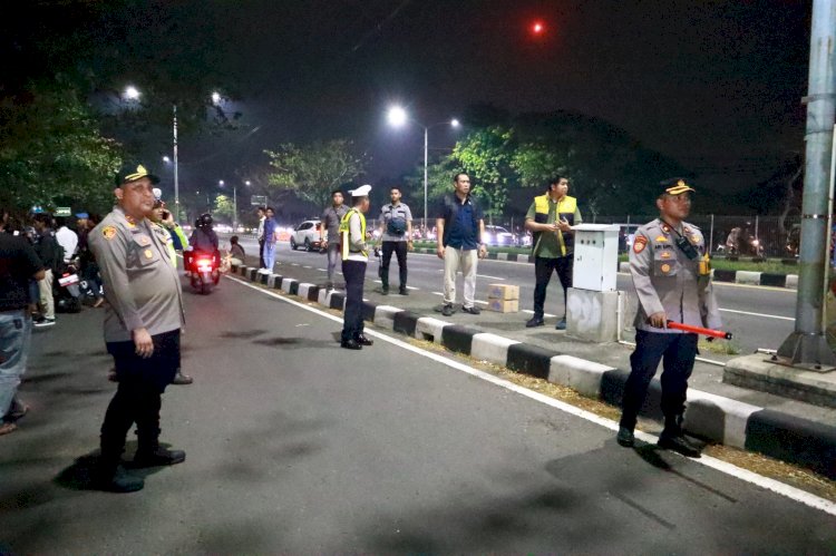 Malam Pergantian Tahun Polres Pelabuhan Tanjungperak Tindak Puluhan Knalpot Brong di Suramadu