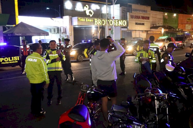 Polres Nganjuk Tingkatkan Patroli Blue Light Wujudkan Kondusifitas Jelang Pemilu 2024