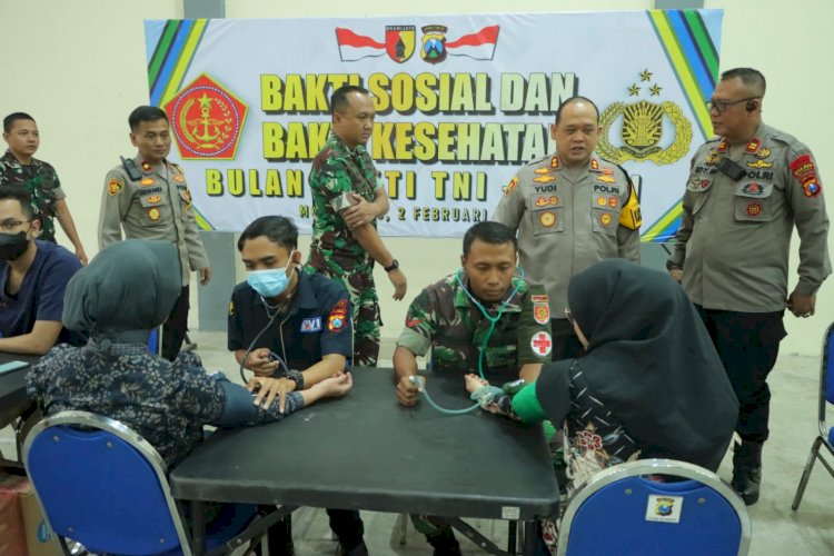 Sinergitas Polres Mojokerto dan Kodim 0815 Berikan Layanan Pengobatan Gratis Untuk Warga