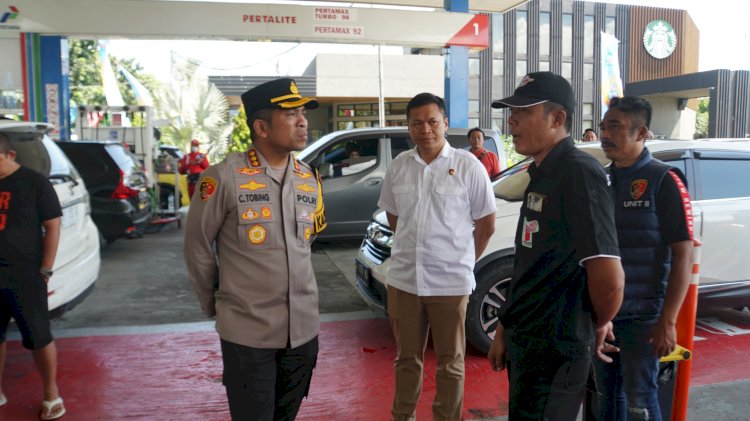 Wujudkan Rasa Nyaman Pemudik, Kapolresta Sidoarjo Cek SPBU Cegah Penyalahgunaan Pengisian BBM