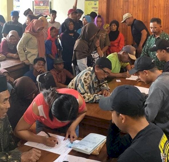 Kolaborasi Wujudkan Harkamtibmas Polresta Banyuwangi dan PT Bumisari Bagikan Tali Asih untuk Warga Pakel