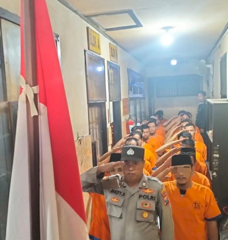 Momentum Hari Kemerdekaan RI ke-79 Tahanan Polresta Banyuwangi Peringati Detik- Detik Proklamasi dengan Khidmat