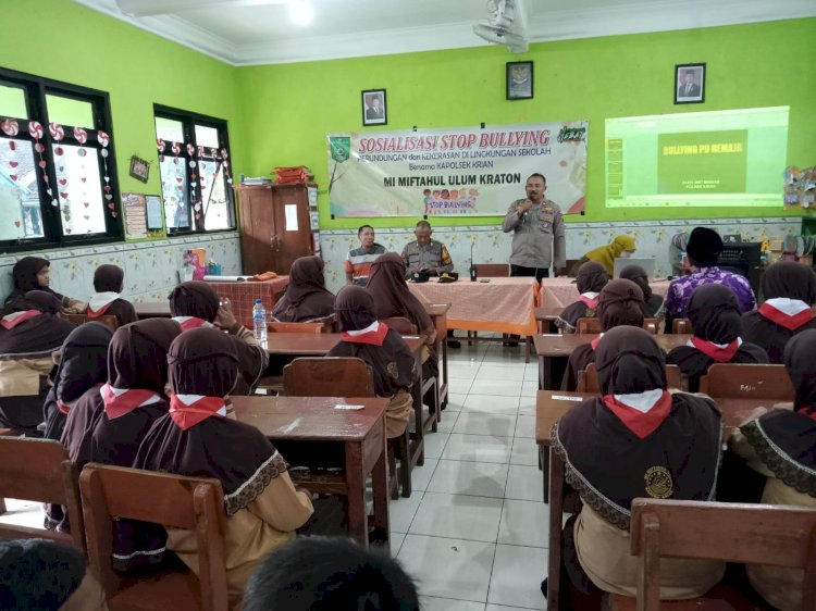 Polsek Krian Edukasi Bahaya Perundungan dan Narkoba ke Pelajar