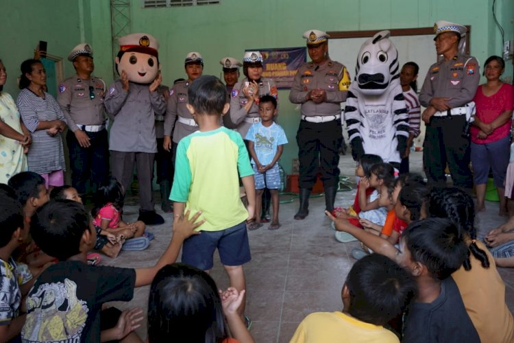 Polres Jombang Beri Trauma Healing Untuk Anak-anak Terdampak Banjir