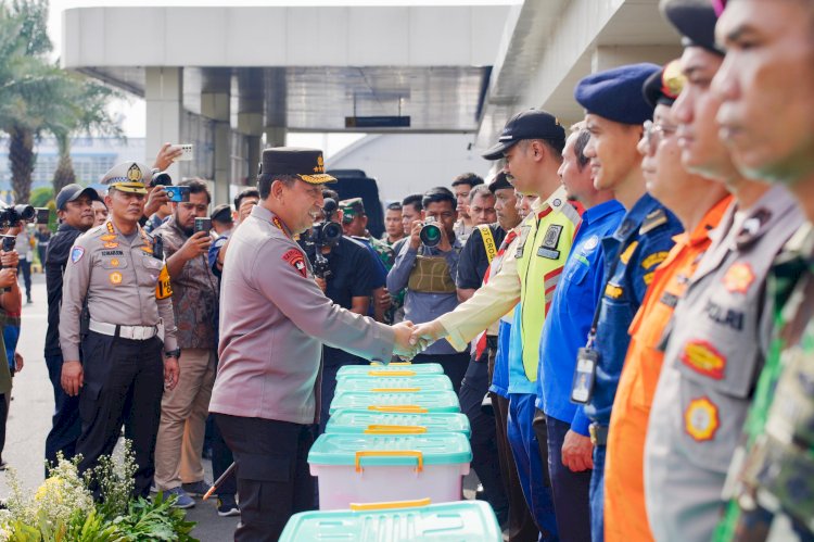 Kapolri Pastikan pengamanan, Kelayakan Kapal, dan Mitigasi Bencana Libur Natal dan Tahun Baru