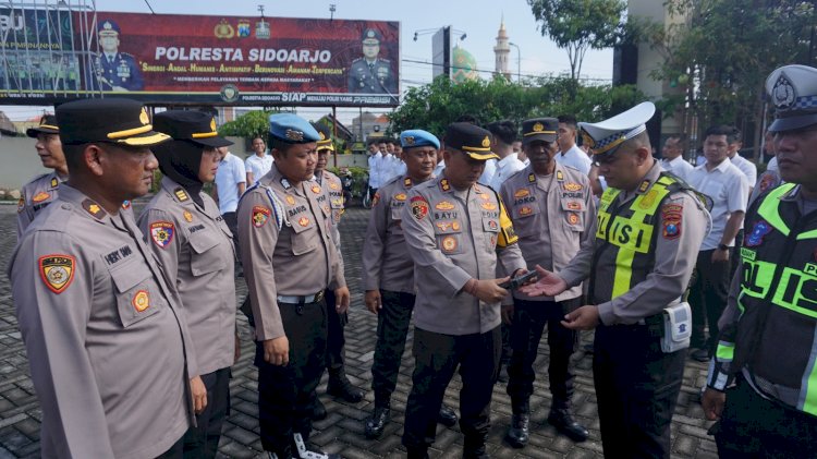 Jelang Pengamanan Tahun Baru, Wakapolesta Sidoarjo Cek Kedisiplinan Anggota